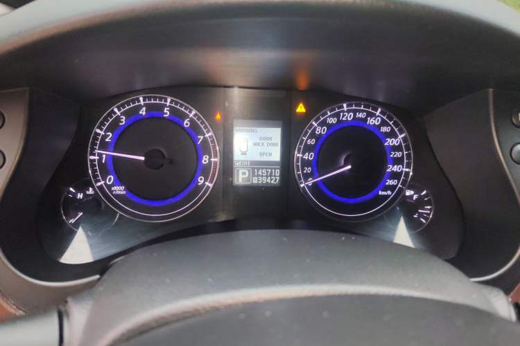 Used Infiniti QX50 2013 2.5L Two-Wheel-Drive Elegant Edition Instrument Cluster