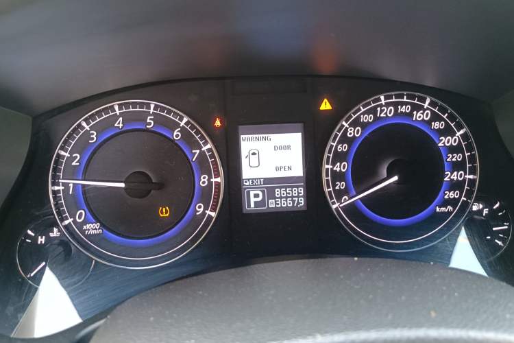 Used Infiniti QX50 2013 2.5L Two-Wheel-Drive Elegant Edition Instrument Cluster