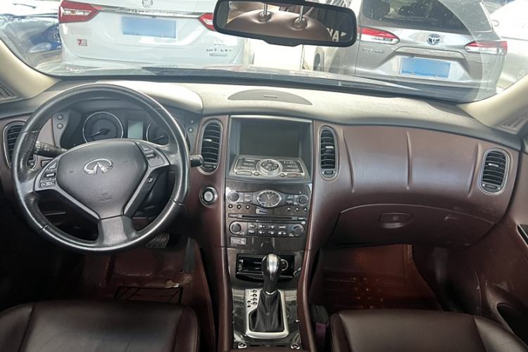 Used Infiniti QX50 2013 2.5L Two-Wheel-Drive Elegant Edition Interior 1