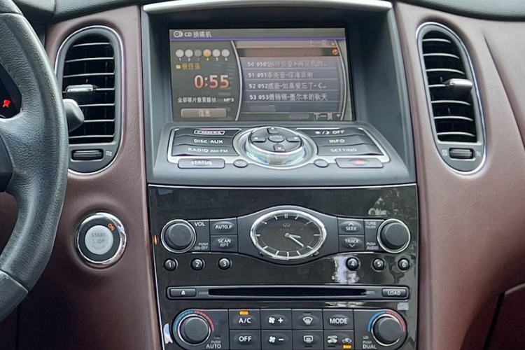 Used Infiniti QX50 2013 2.5L Two-Wheel-Drive Elegant Edition Interior 3