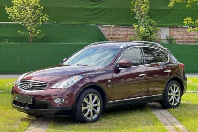 Used Infiniti QX50 2013 2.5L Two-Wheel-Drive Elegant Edition