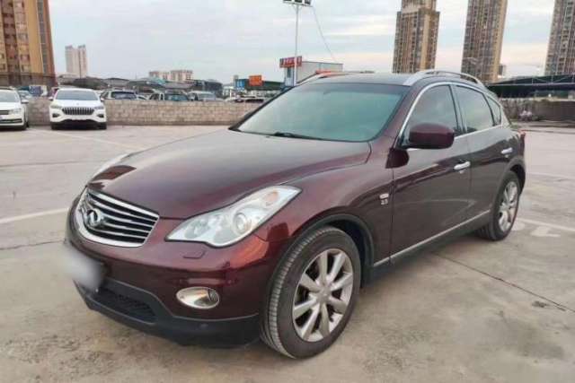 Ojetý Infiniti QX50 2013 2.5L Two-Wheel-Drive Elegant Edition