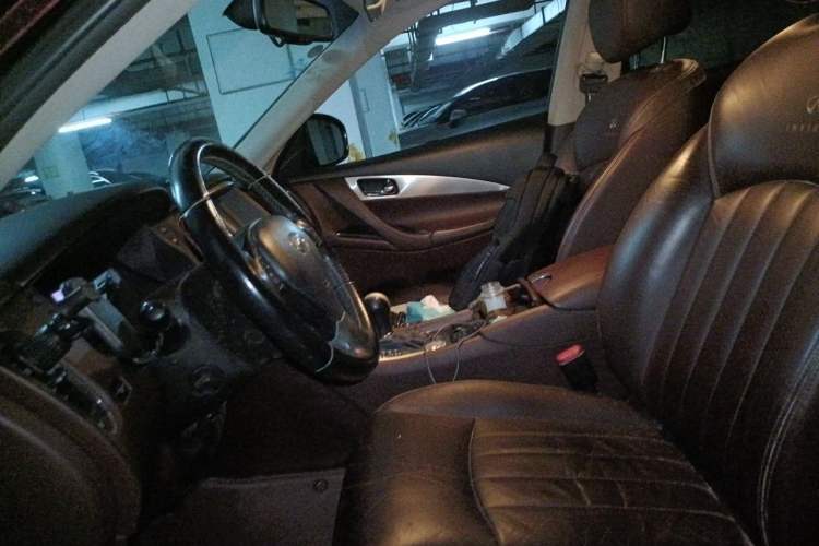 Used Infiniti QX50 2013 2.5L 4x4 Elegant Edition Left Front Seat