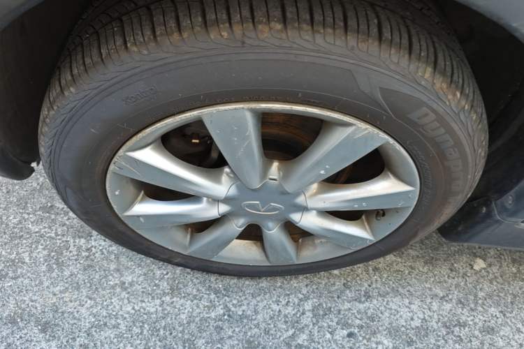 Used Infiniti QX50 2013 2.5L Two-Wheel-Drive Elegant Edition Left Front Wheel Hub