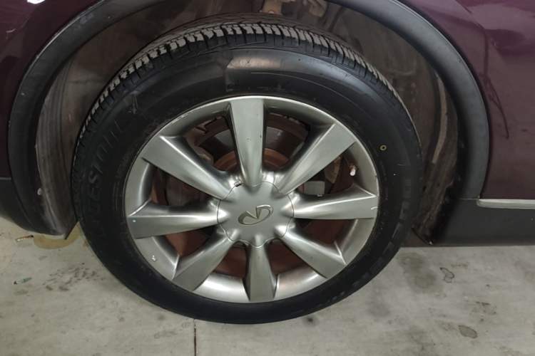 Used Infiniti QX50 2013 2.5L Two-Wheel-Drive Elegant Edition Left Front Wheel Hub