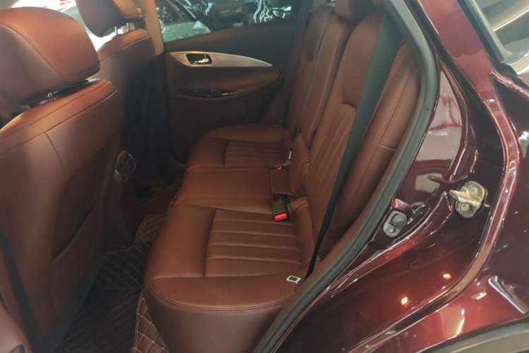 Used Infiniti QX50 2013 2.5L 4x4 Elegant Edition Left Rear Seat