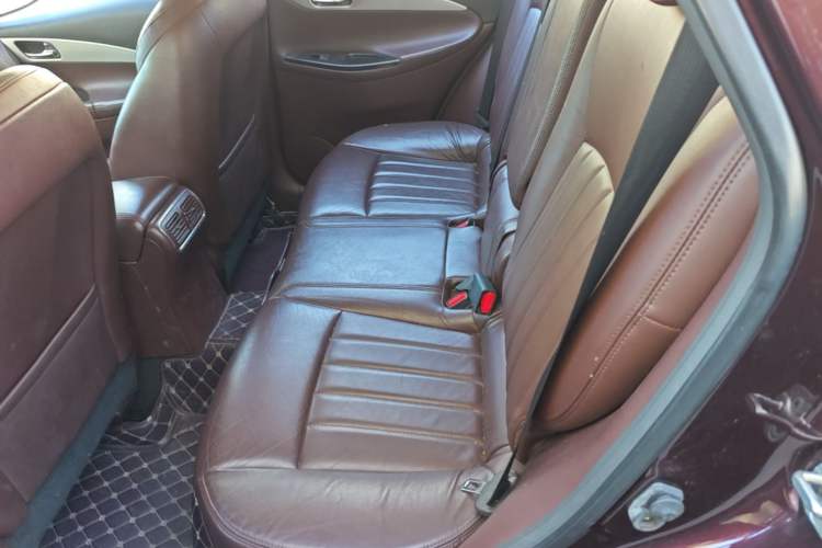 Used Infiniti QX50 2013 2.5L Two-Wheel-Drive Elegant Edition Left Rear Seat