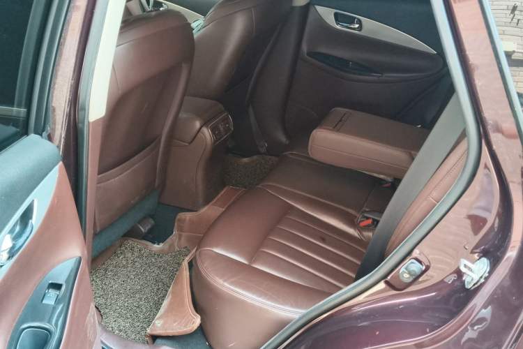Used Infiniti QX50 2013 2.5L Two-Wheel-Drive Zunya Edition Left Rear Seat