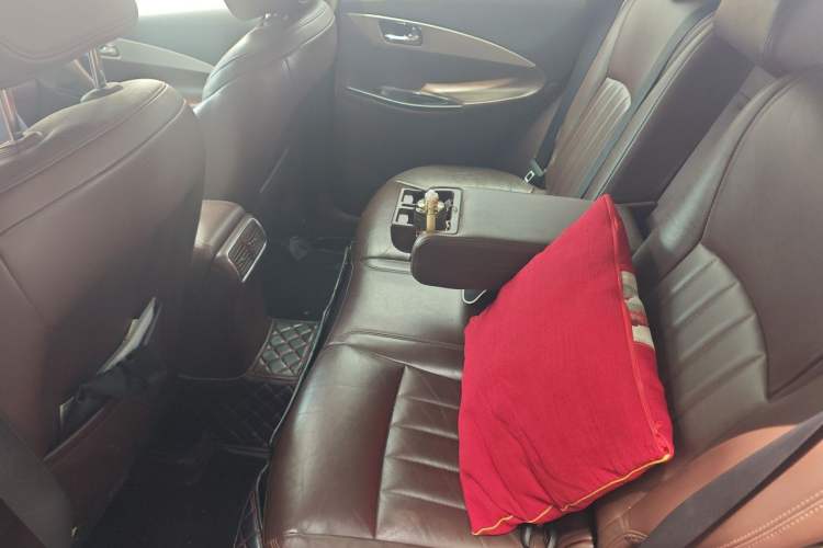 Used Infiniti QX50 2013 2.5L Two-Wheel-Drive Elegant Edition Left Rear Seat