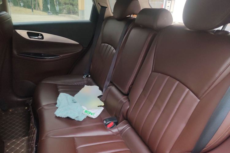 Used Infiniti QX50 2013 2.5L Two-Wheel-Drive Elegant Edition Left Rear Seat