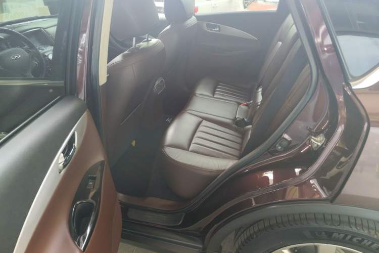 Used Infiniti QX50 2013 2.5L 4x4 Elegant Edition Left Rear Seat