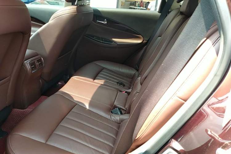 Used Infiniti QX50 2013 2.5L Two-Wheel-Drive Elegant Edition Left Rear Seat
