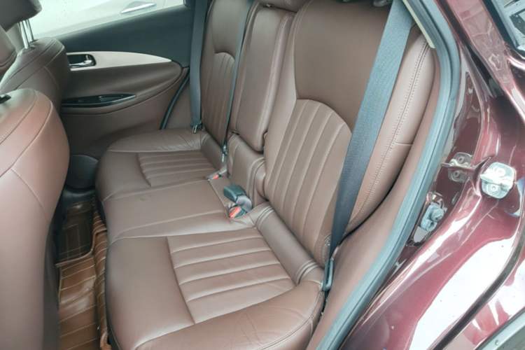 Used Infiniti QX50 2013 2.5L Two-Wheel-Drive Elegant Edition Left Rear Seat
