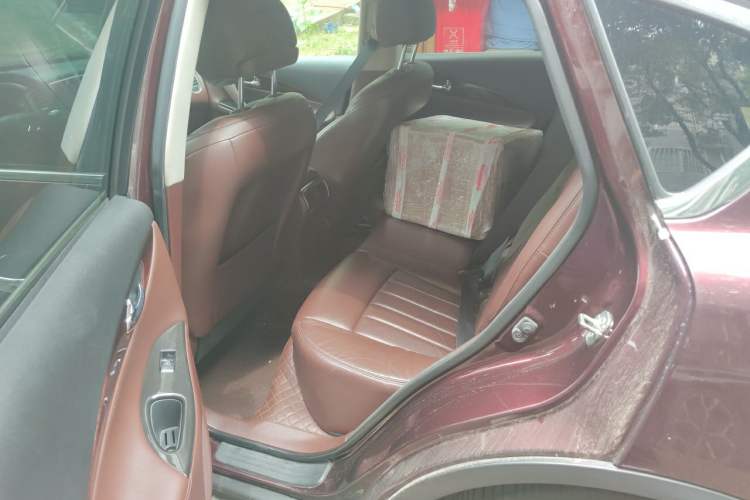 Used Infiniti QX50 2013 2.5L Two-Wheel-Drive Zunya Edition Left Rear Seat