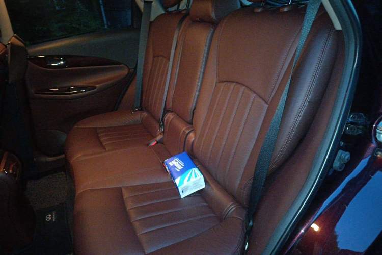 Used Infiniti QX50 2013 2.5L Two-Wheel-Drive Elegant Edition Left Rear Seat