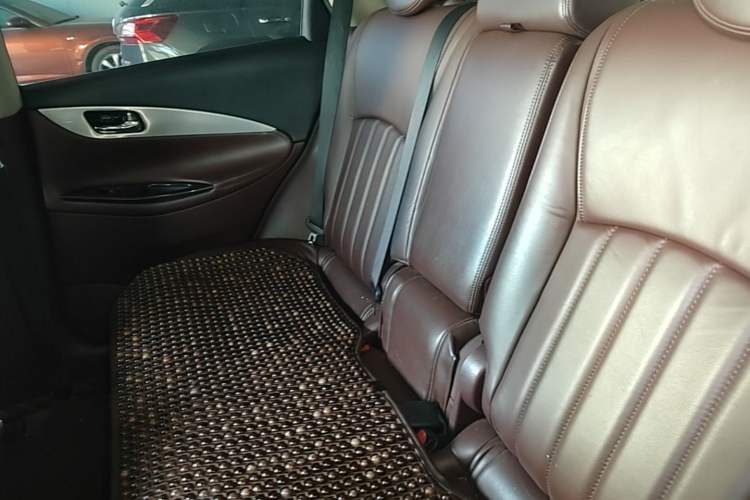 Used Infiniti QX50 2013 2.5L Two-Wheel-Drive Elegant Edition Left Rear Seat
