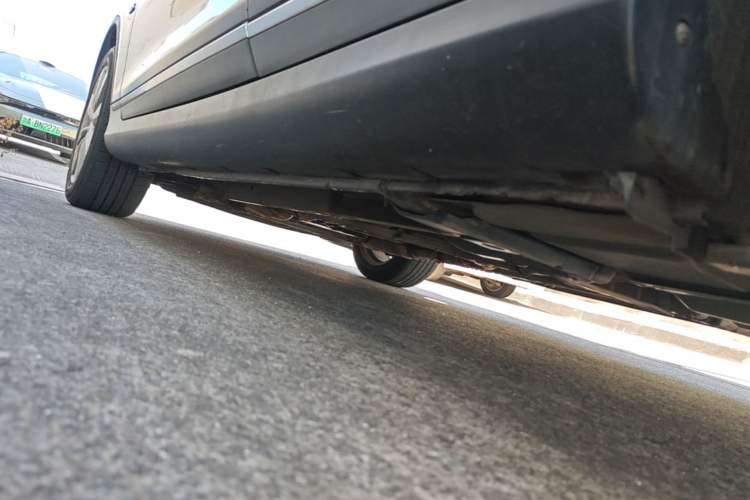 Used Infiniti QX50 2013 2.5L Two-Wheel-Drive Elegant Edition Left Side Sill
