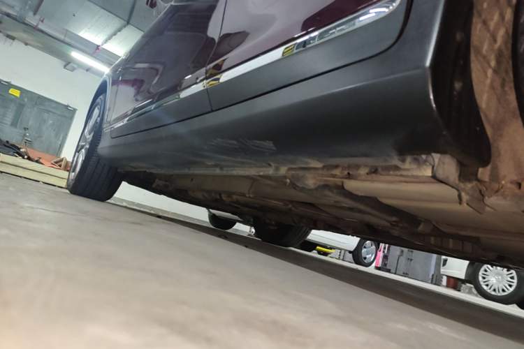 Used Infiniti QX50 2013 2.5L Two-Wheel-Drive Elegant Edition Left Side Sill