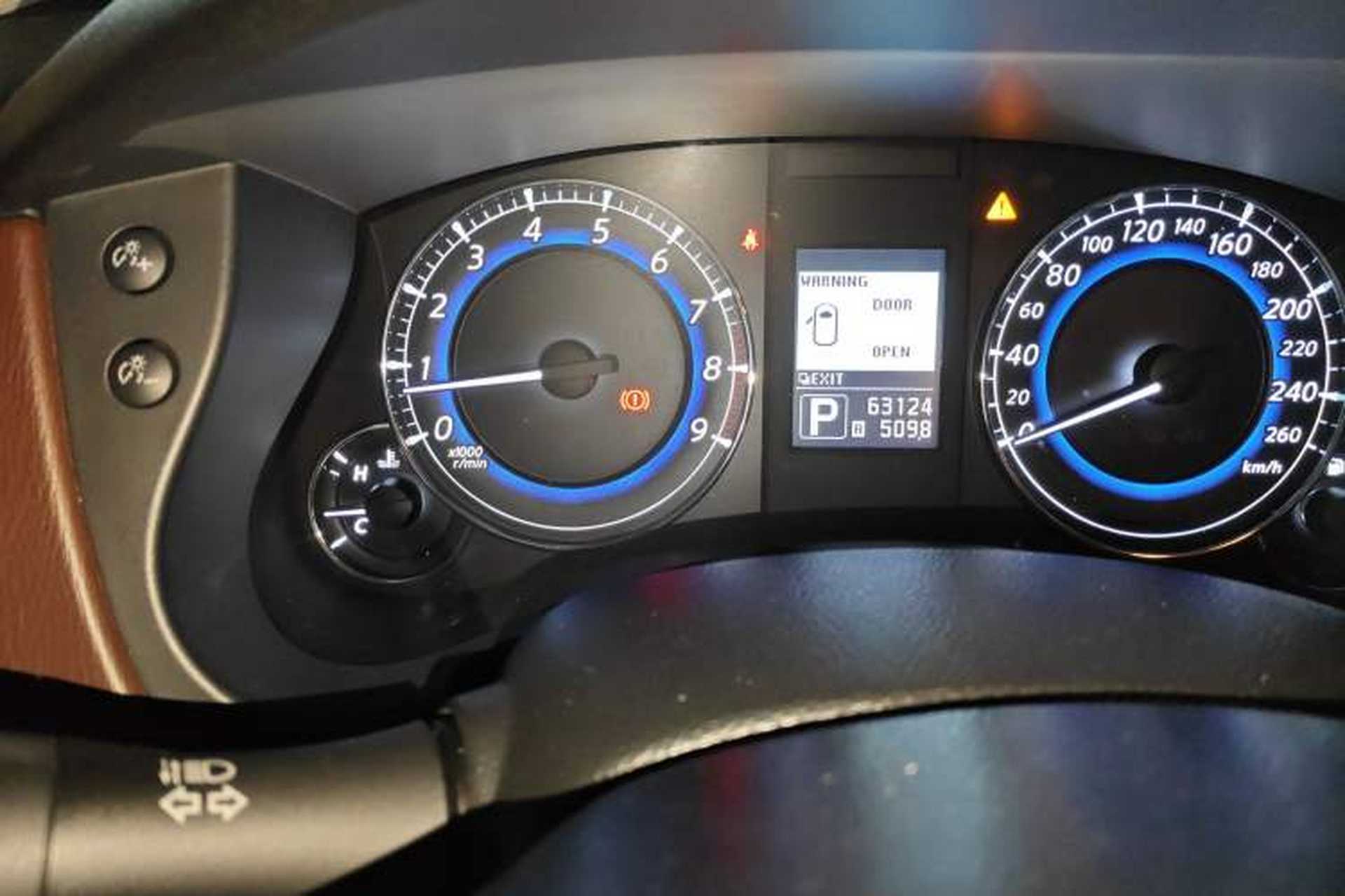 Used Infiniti QX50 2013 2.5L Two-Wheel-Drive Elegant Edition Odometer Close Up
