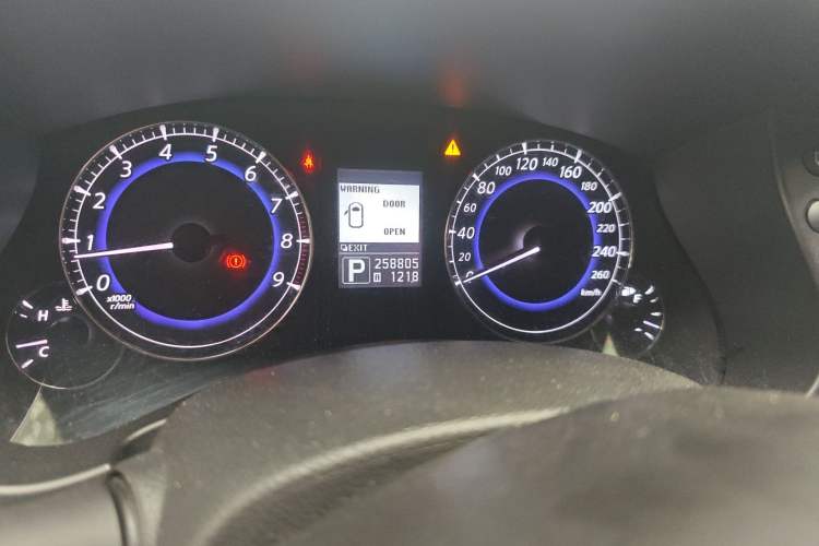 Used Infiniti QX50 2013 2.5L Two-Wheel-Drive Elegant Edition Odometer Close Up