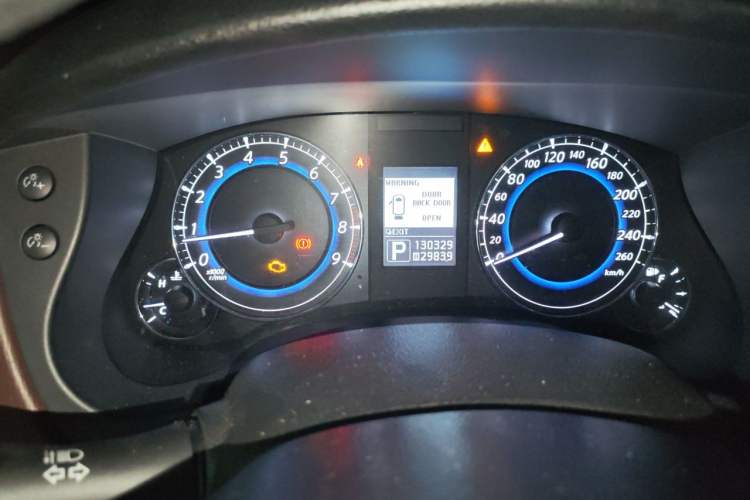 Used Infiniti QX50 2013 2.5L Two-Wheel-Drive Zunya Edition Odometer Close Up