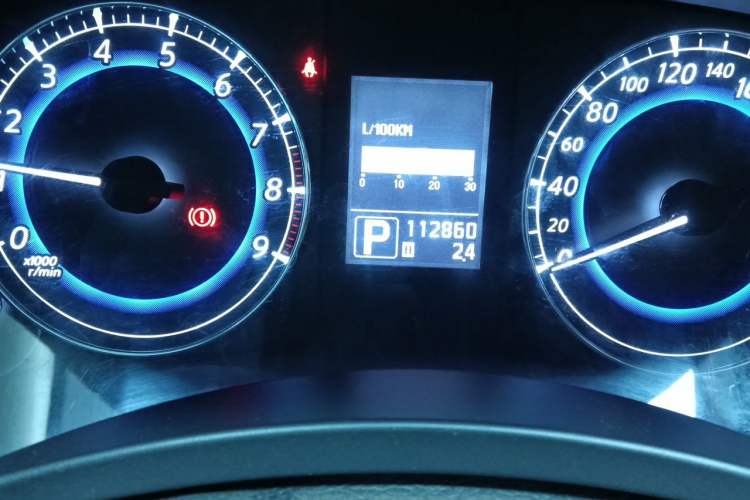 Used Infiniti QX50 2013 2.5L Two-Wheel-Drive Elegant Edition Odometer Close Up