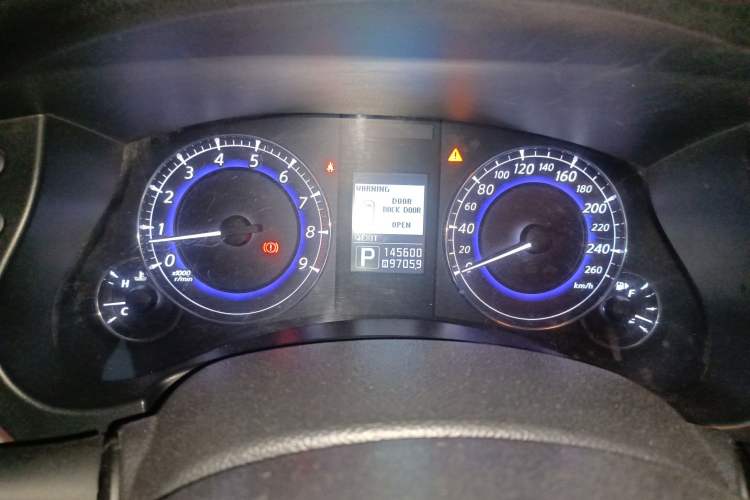 Used Infiniti QX50 2013 2.5L Two-Wheel-Drive Elegant Edition Odometer Close Up