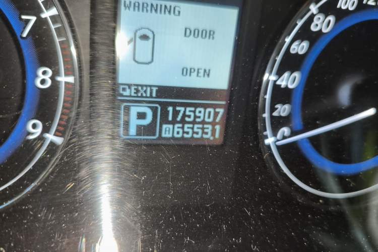 Used Infiniti QX50 2013 2.5L Two-Wheel-Drive Elegant Edition Odometer Close Up