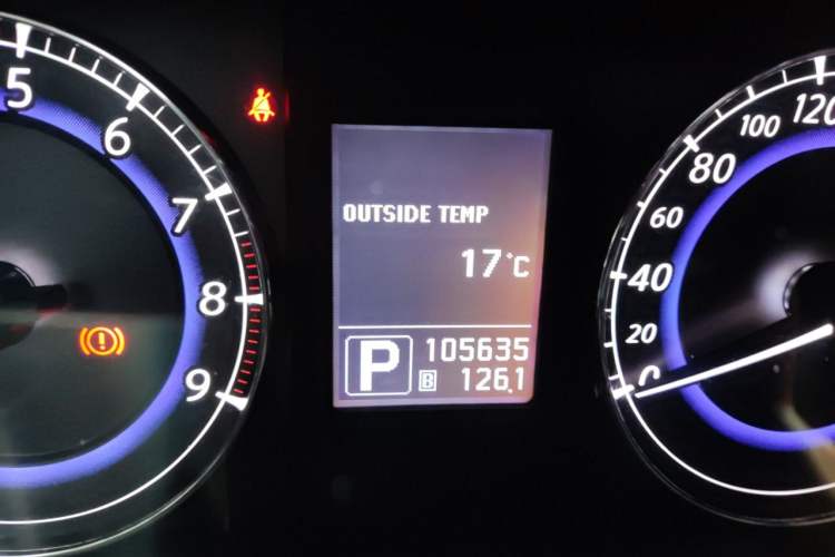 Used Infiniti QX50 2013 2.5L 4x4 Elegant Edition Odometer Close Up
