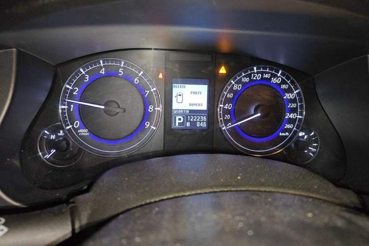 Used Infiniti QX50 2013 2.5L Two-Wheel-Drive Elegant Edition Odometer Close Up