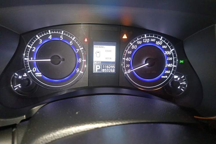Used Infiniti QX50 2013 2.5L Two-Wheel-Drive Elegant Edition Odometer Close Up