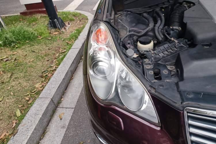 Used Infiniti QX50 2013 2.5L Two-Wheel-Drive Elegant Edition Right Front Headlight