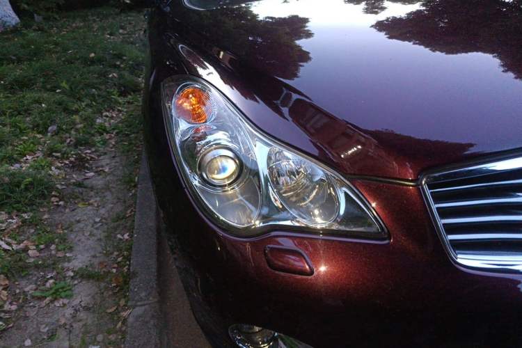 Used Infiniti QX50 2013 2.5L Two-Wheel-Drive Elegant Edition Right Front Headlight