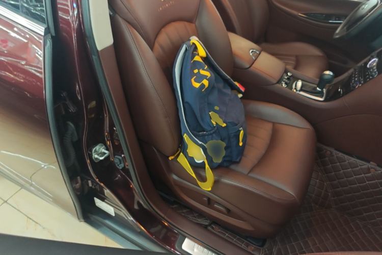 Used Infiniti QX50 2013 2.5L 4x4 Elegant Edition Right Front Seat