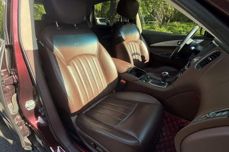 Used Infiniti QX50 2013 2.5L Two-Wheel-Drive Elegant Edition Right Front Seat
