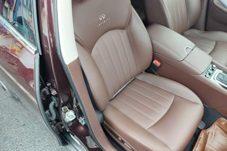 Used Infiniti QX50 2013 2.5L Two-Wheel-Drive Elegant Edition Right Front Seat