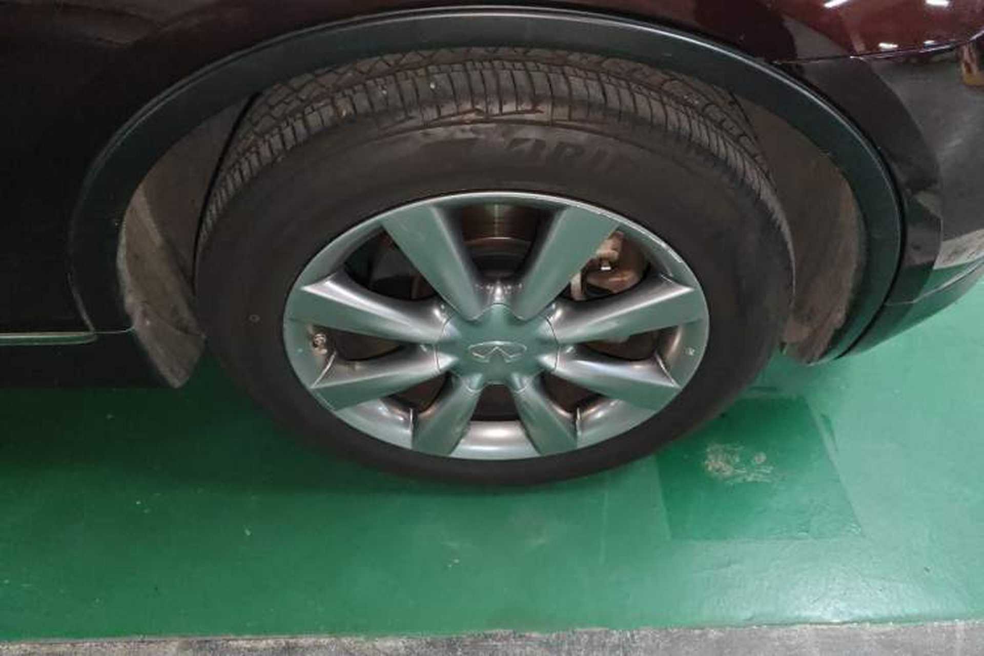 Used Infiniti QX50 2013 2.5L Two-Wheel-Drive Elegant Edition Right Front Wheel Hub