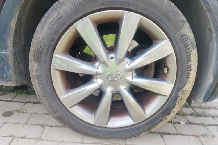 Used Infiniti QX50 2013 2.5L Two-Wheel-Drive Elegant Edition Right Front Wheel Hub