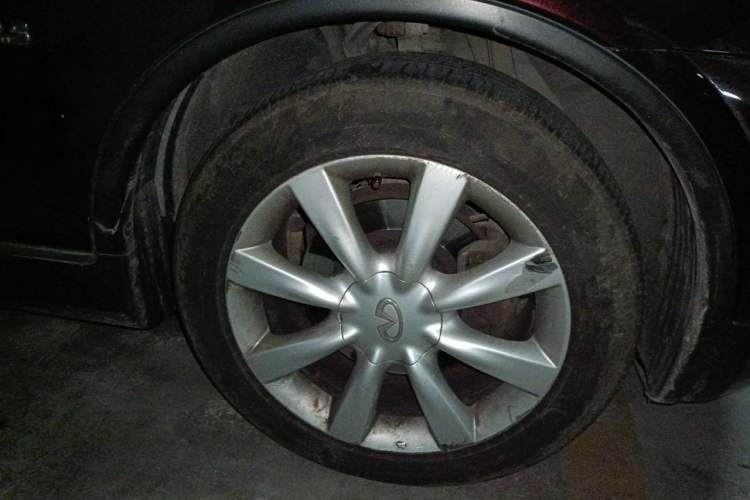 Used Infiniti QX50 2013 2.5L 4x4 Elegant Edition Right Front Wheel Hub