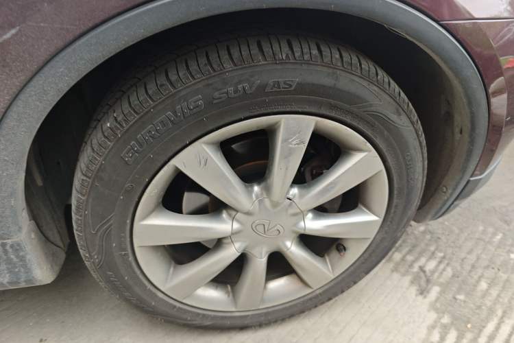 Used Infiniti QX50 2013 2.5L Two-Wheel-Drive Elegant Edition Right Front Wheel Hub