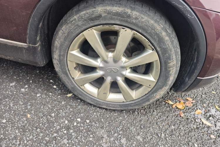 Used Infiniti QX50 2013 2.5L Two-Wheel-Drive Elegant Edition Right Front Wheel Hub