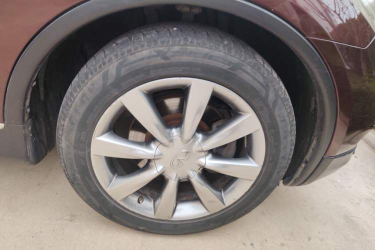 Used Infiniti QX50 2013 2.5L Two-Wheel-Drive Elegant Edition Right Front Wheel Hub