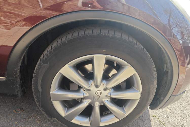 Used Infiniti QX50 2013 2.5L Two-Wheel-Drive Elegant Edition Right Front Wheel Hub
