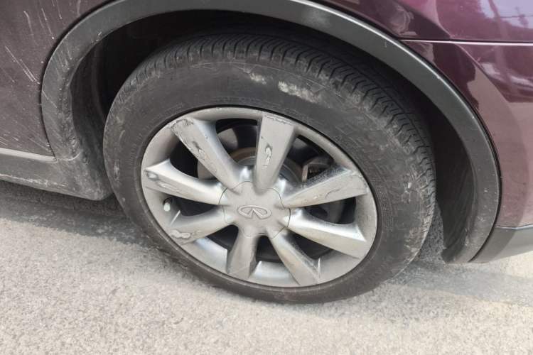 Used Infiniti QX50 2013 2.5L Two-Wheel-Drive Elegant Edition Right Front Wheel Hub
