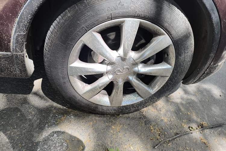 Used Infiniti QX50 2013 2.5L Two-Wheel-Drive Elegant Edition Right Front Wheel Hub