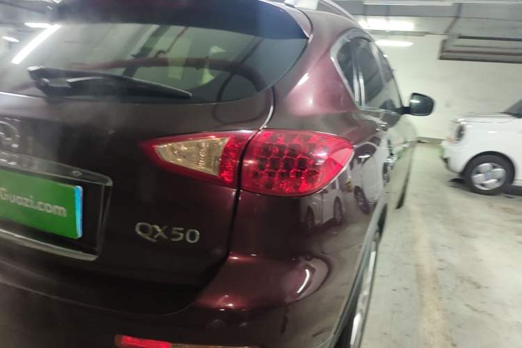 Used Infiniti QX50 2013 2.5L Two-Wheel-Drive Elegant Edition Right Rear Taillight