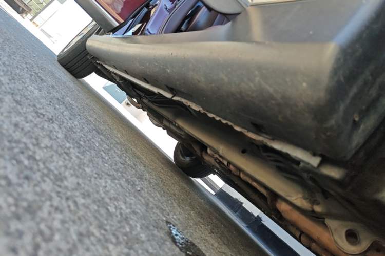 Used Infiniti QX50 2013 2.5L Two-Wheel-Drive Elegant Edition Right Side Sill