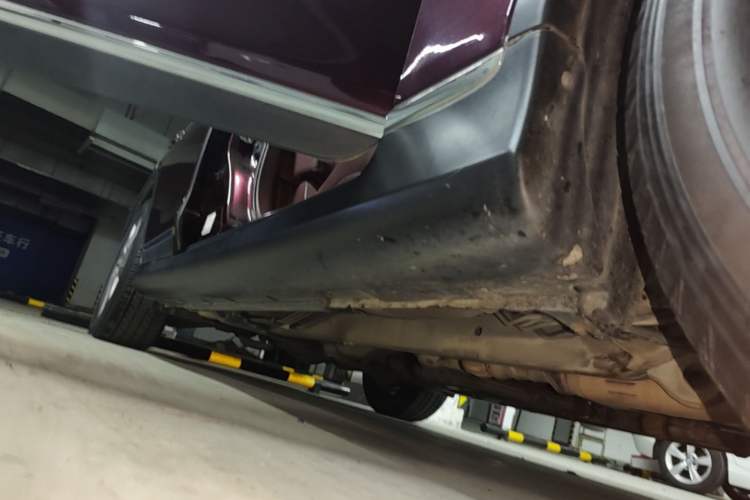 Used Infiniti QX50 2013 2.5L Two-Wheel-Drive Elegant Edition Right Side Sill