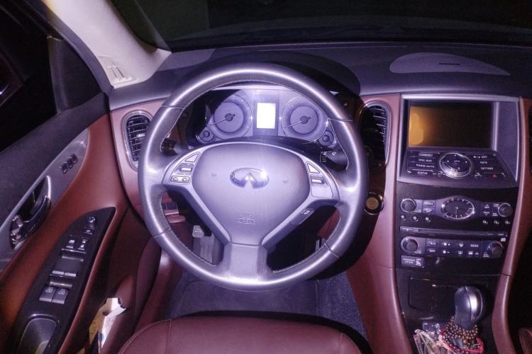 Used Infiniti QX50 2013 2.5L Two-Wheel-Drive Elegant Edition Steering Wheel