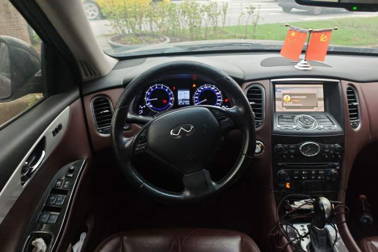 Used Infiniti QX50 2013 2.5L Two-Wheel-Drive Elegant Edition Steering Wheel
